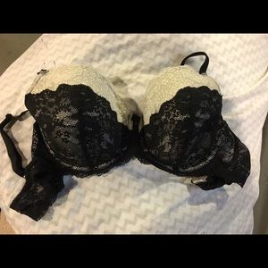 Victoria's Secret 38DD Demi bra