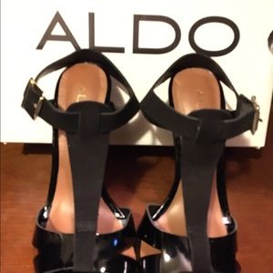 🎉🎉SOLD🎉🎉Aldo Heels Never Used size 7