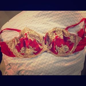 Victoria's Secret 38DD Demi bra