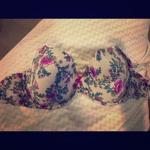 Victoria's Secret 38DD bra