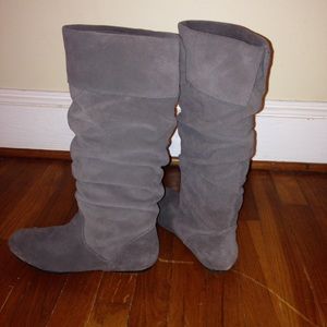 Grey suede Steve Madden boots