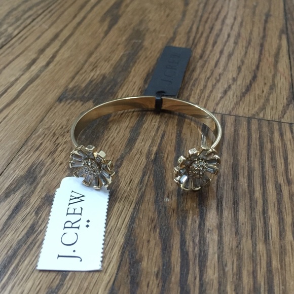 J. Crew Jewelry - NWT J CREW FLOWER BRACELET