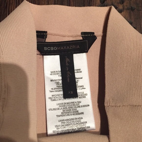 BCBG new pink stretch fitted skirt - Picture 2 of 4