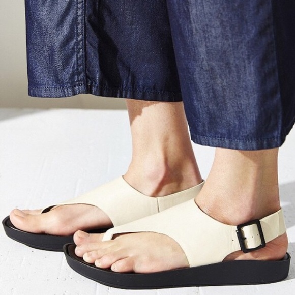 Urban Outfitters Stephanie Platform Vegan Sandals - Picture 4 of 4