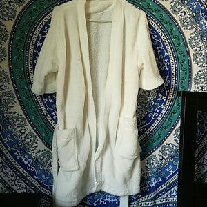 🚫SOLD Short sleeve white robe