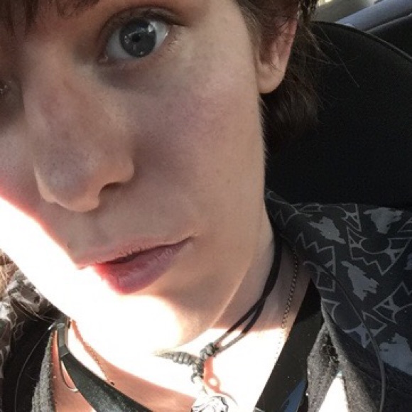 Meet your Posher, Raven