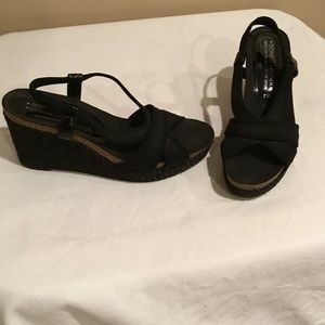 DONALD PLINER WEDGE SHOES