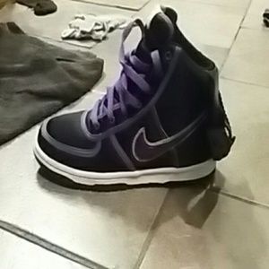Black&purple woman Nike