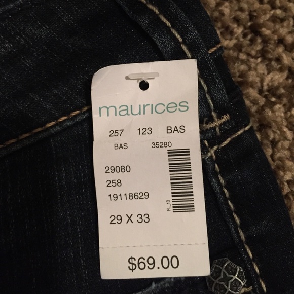 Silver Jeans - Picture 3 of 4