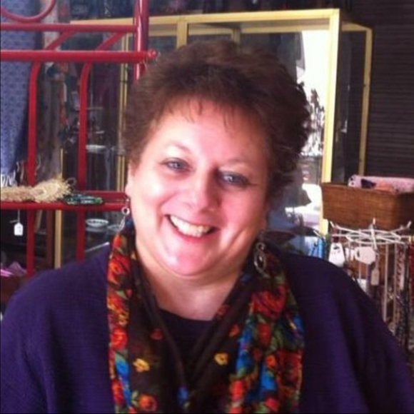 Meet your Posher, Donna - Picture 2 of 2