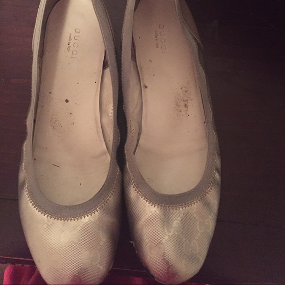 Silver Gucci flats* please read before purchasing*