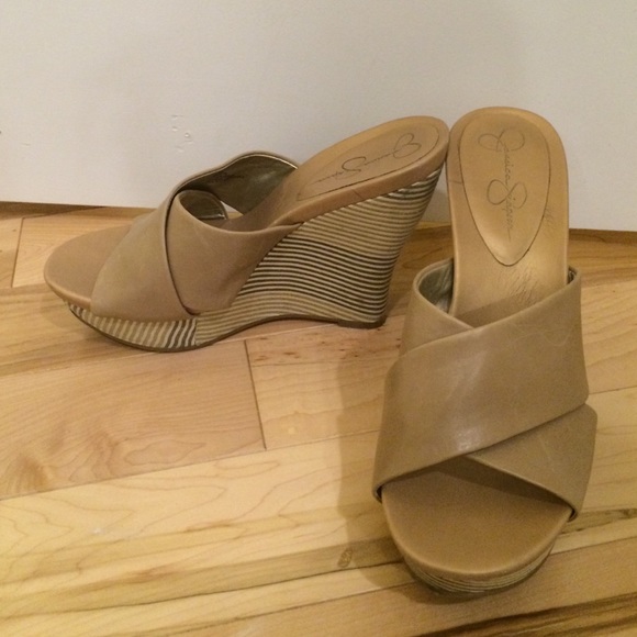 Jessica Simpson nude wedge