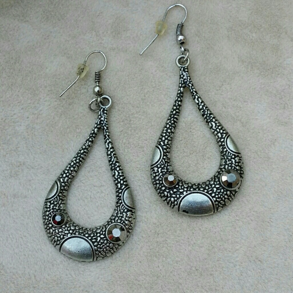 Gunmetal Tear Drop Dangle Rarrings w/ Rhinestones - Picture 3 of 4