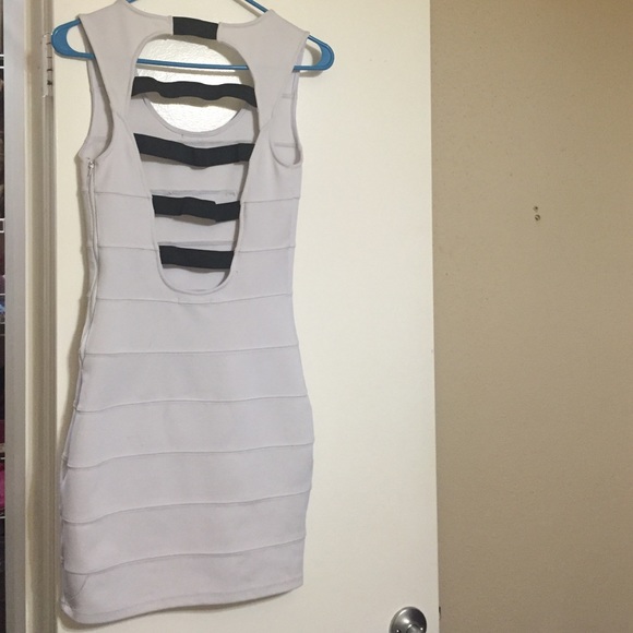 Dress - Picture 3 of 3