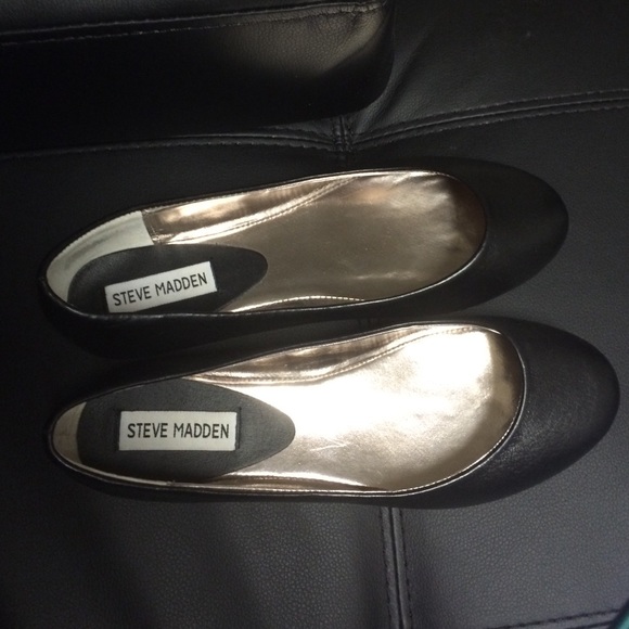 Steve Madden Shoes - Steve Madden Black Flats