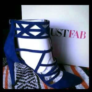 BNIB INDIGO JUST FAB HEELS