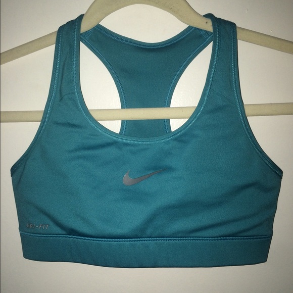 Tops - Nike sports bra