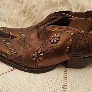 Reduced....Gorgeous detail on these  booty shoes