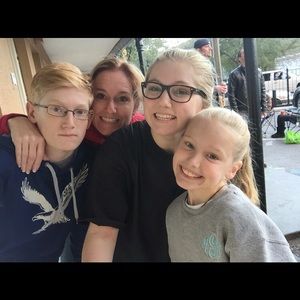 Meet your Posher, Lyle