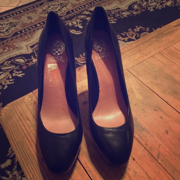Vince Camuto Black Pumps