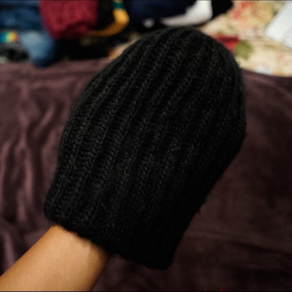 H&M chunky knit black beanie hat.