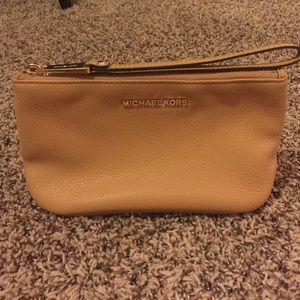 Micheal Kors Rhea Zip Wristlet
