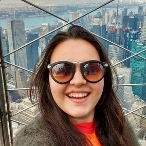 Meet your Posher, Aline