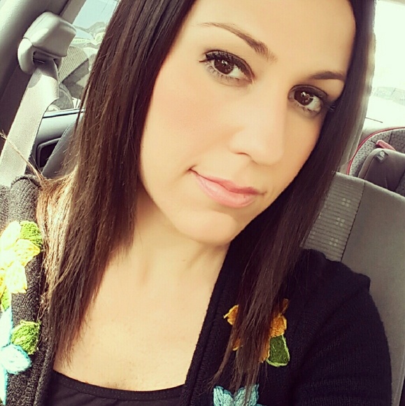 Meet your Posher, Shelly - Picture 1 of 1