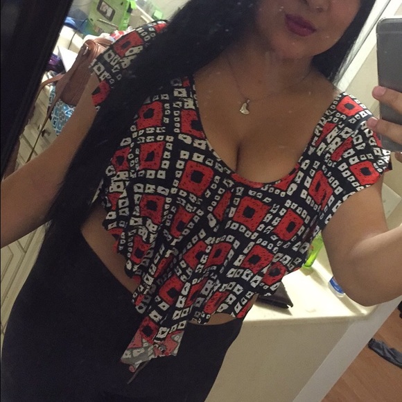 Crop top - Picture 2 of 4