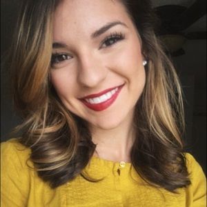 Meet your Posher, Cayla