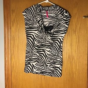 Zebra print v-neck