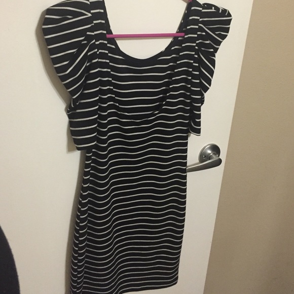 Dress - Picture 2 of 3