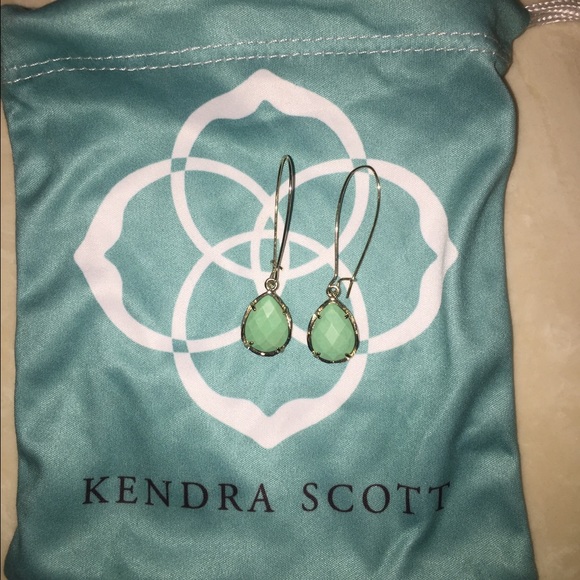 Kendra Scott Dee earrings