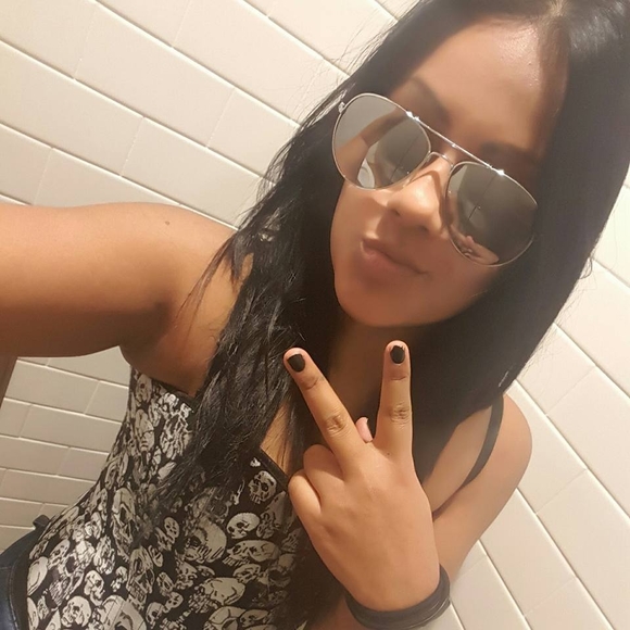 Meet your Posher, Joseline - Picture 1 of 1