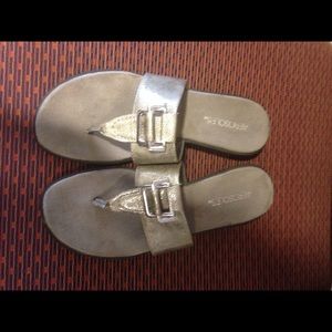 Aerosols sandals size