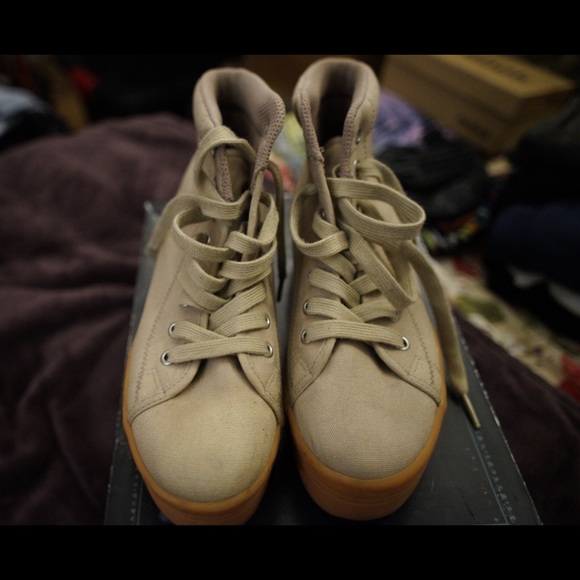 Urban Outfitters hi-top platform sneakers shoes 8.