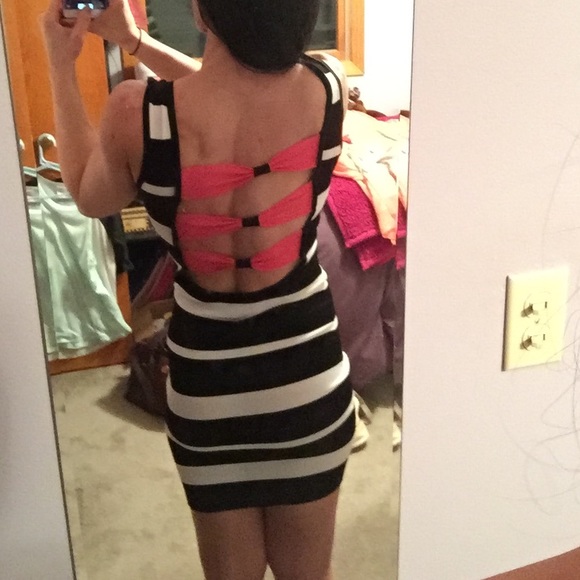 🔴SOLD🔴Lola Black & White Striped Dress - Picture 3 of 4