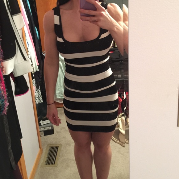 🔴SOLD🔴Lola Black & White Striped Dress - Picture 4 of 4