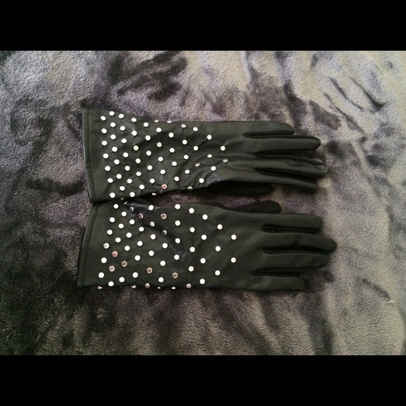 Black gloves