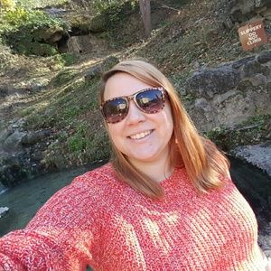 Meet your Posher, Lauren