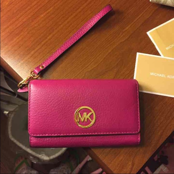 Michael Kors IPhone 6 Wallet/Wristlet - Picture 4 of 4