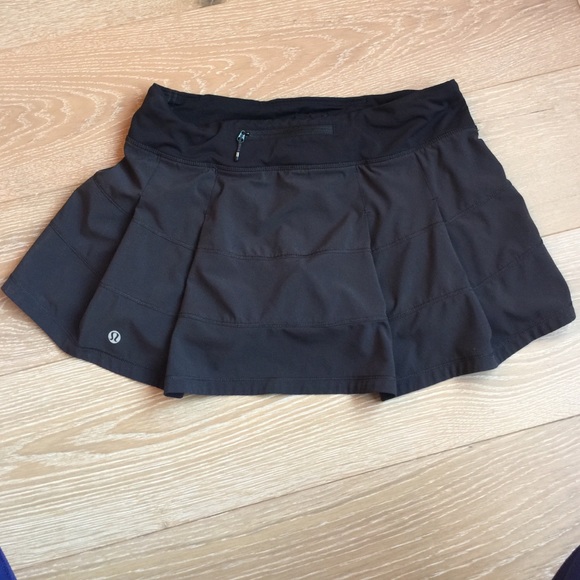 Open to trades for lulu Lululemon skirt size 8 - Picture 3 of 4