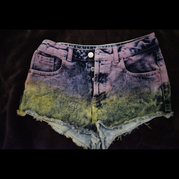 Topshop Moto ombré acid wash daisy dukes shorts.