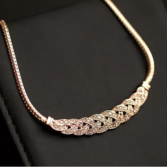 Luxury✨Crystal Pendant Necklace