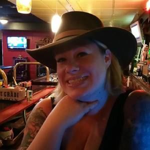 Meet your Posher, Casey