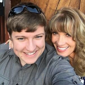 Meet your Posher, Denae