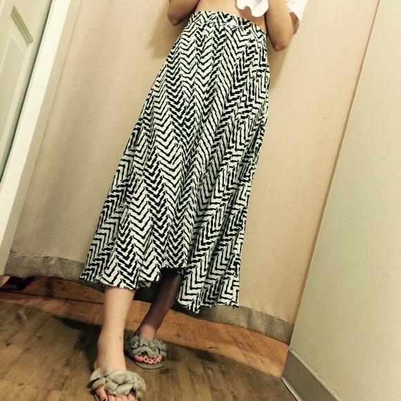 Striped slim long skirt