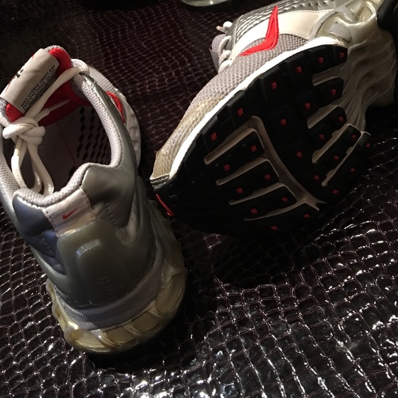 ***NIKE***SILVER & RED*** - Picture 4 of 4