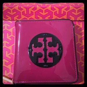 Tory burch patent wallet