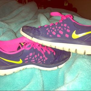 Nike flex running shoes!